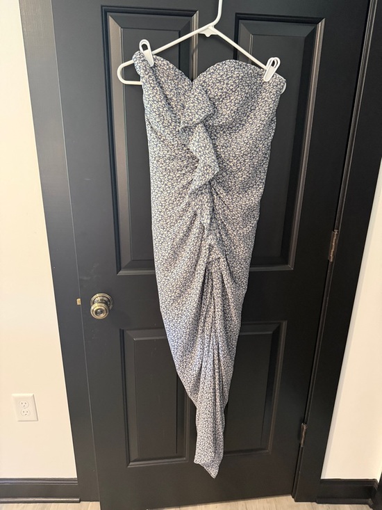 Veronica Beard Dresses & Skirts - Veronica Beard Blue and White Strapless Ruched Floral Midi Dress